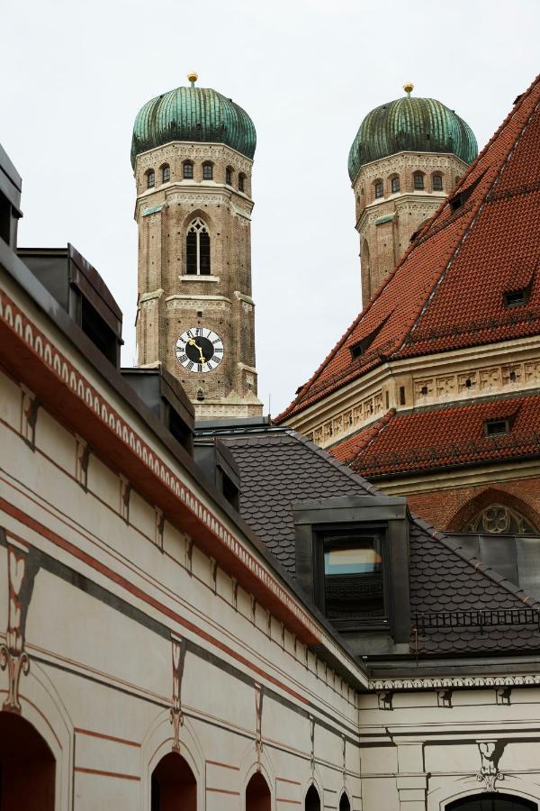 Do & Co Hotel Muenchen Exterior photo The church of St. Peter and Paul