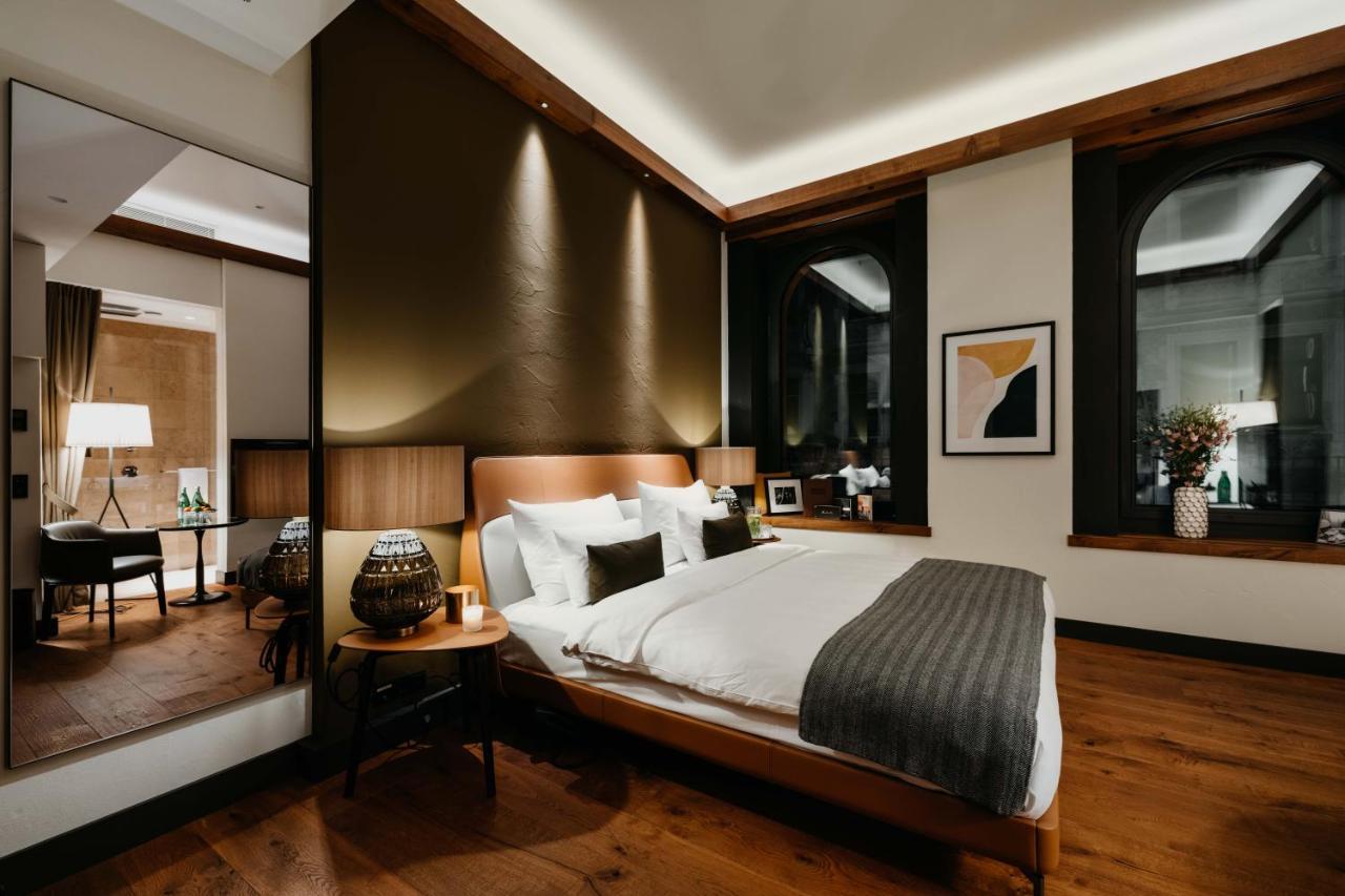 Do & Co Hotel Muenchen Exterior photo A bedroom at the hotel