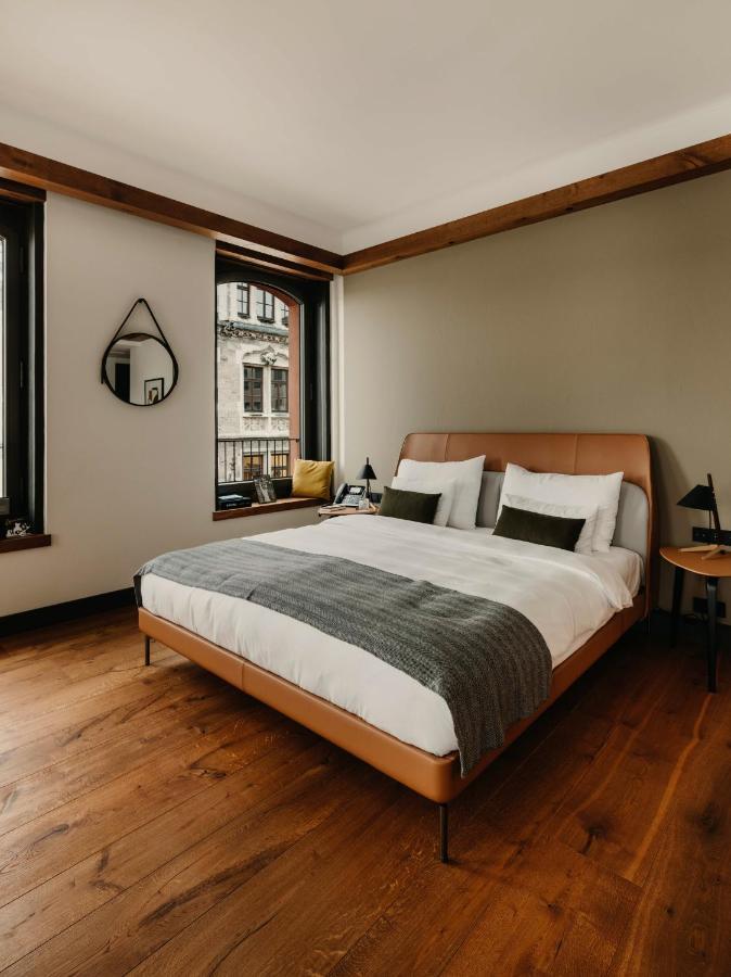 Do & Co Hotel Muenchen Exterior photo A bedroom at the Hotel 57