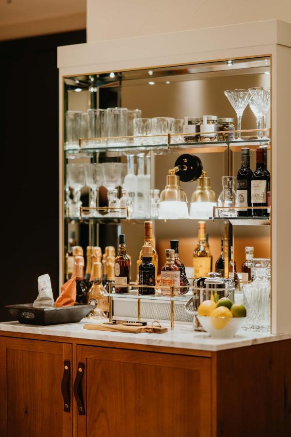 Do & Co Hotel Muenchen Exterior photo A wet bar