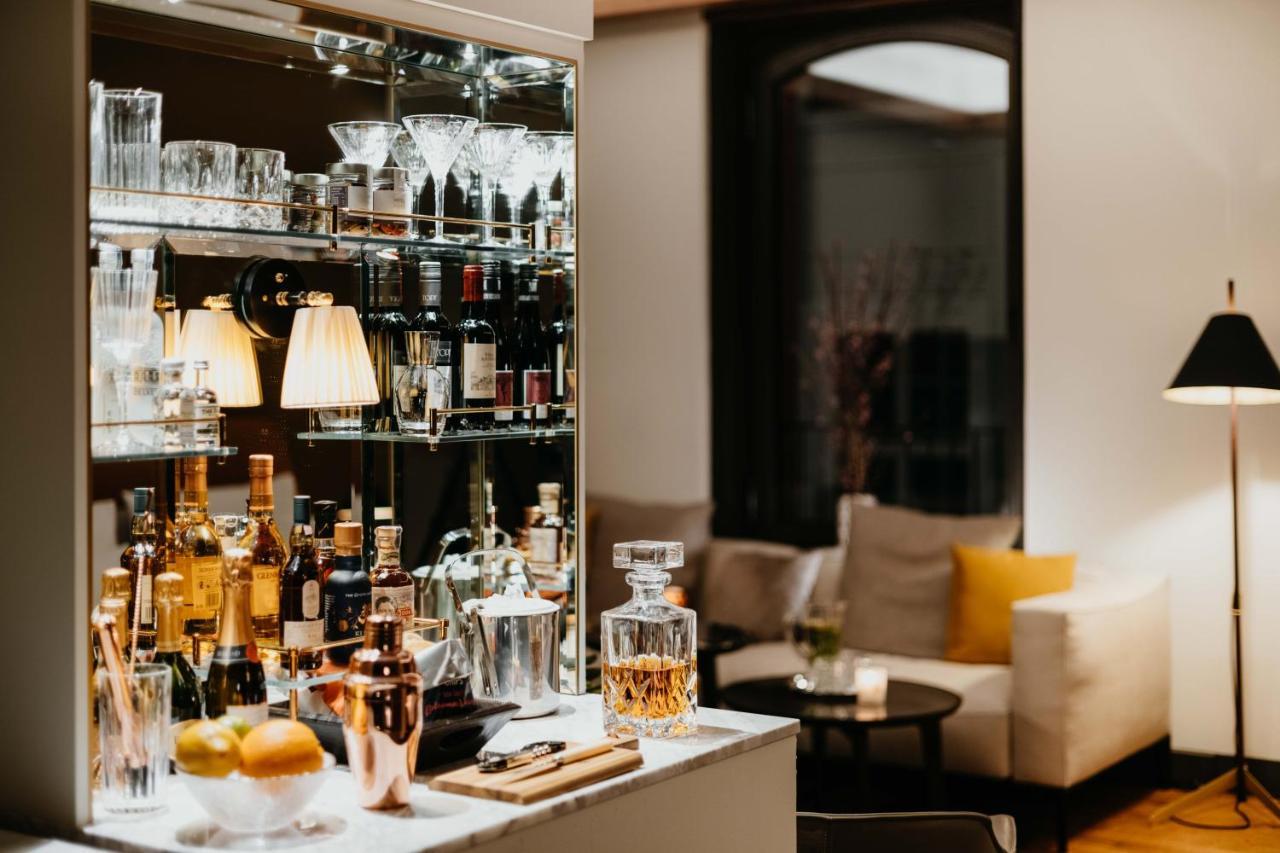 Do & Co Hotel Muenchen Exterior photo A home bar