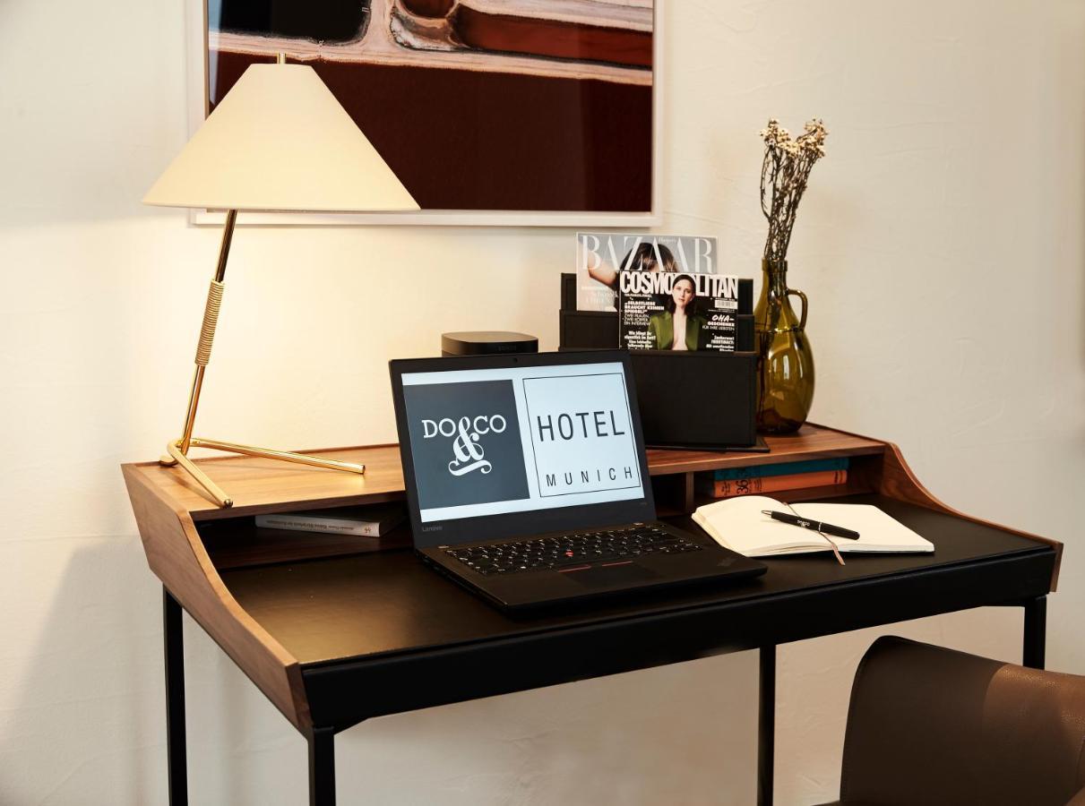 Do & Co Hotel Muenchen Exterior photo A writing desk