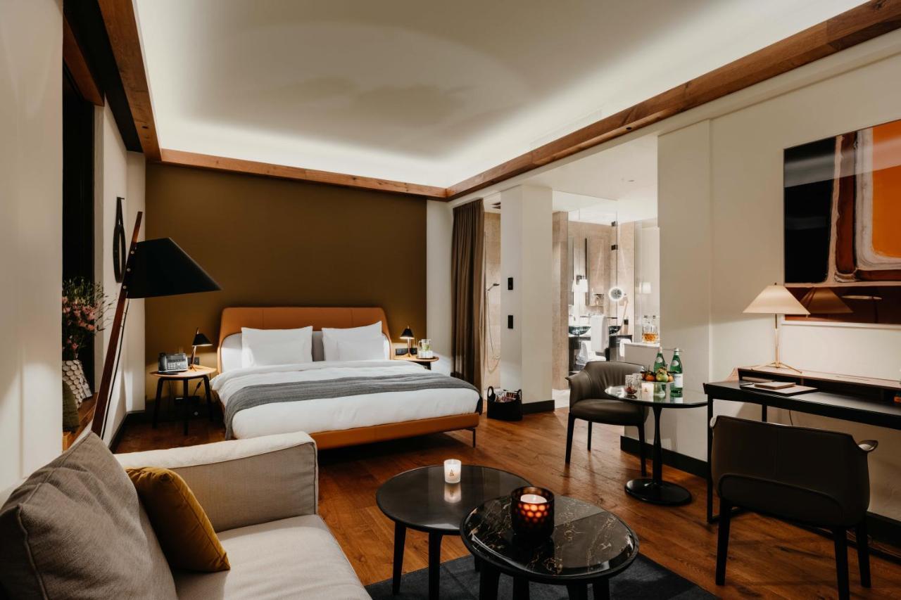 Do & Co Hotel Muenchen Exterior photo Deluxe Suite