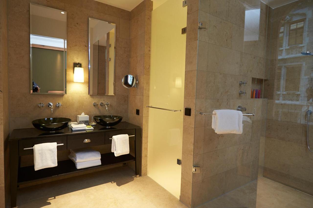 Do & Co Hotel Muenchen Exterior photo A bathroom in a hotel
