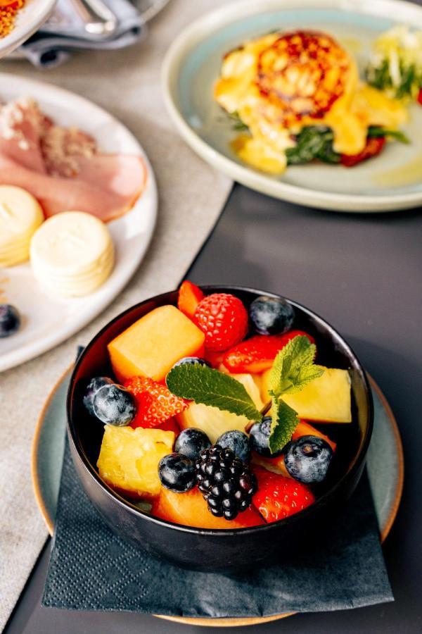 Do & Co Hotel Muenchen Exterior photo Fruit salad